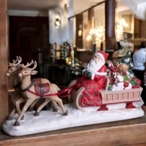 BABBO NATALE SU SLITTA C/DAINI RESINA