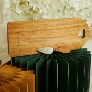 TAGLIERE ACACIA GRANDE CON COLTELLINO 30X12X1.2 CM