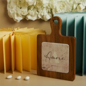 TAGLIERE ACACIA DECORO AMORE 23X15X1.5 CM