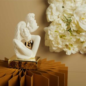 COPPIA INNAMORATI CON CUORE SU BASE ORO