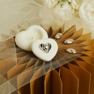 SCATOLINA CUORE CON CANDELA E APPLICAZIONE SILVER