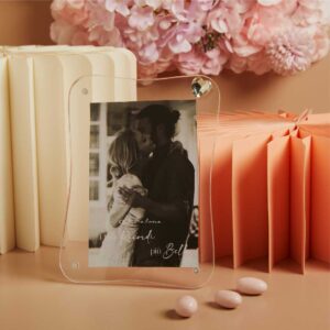 PORTAFOTO ONDULATO BIANCO CON CUORE